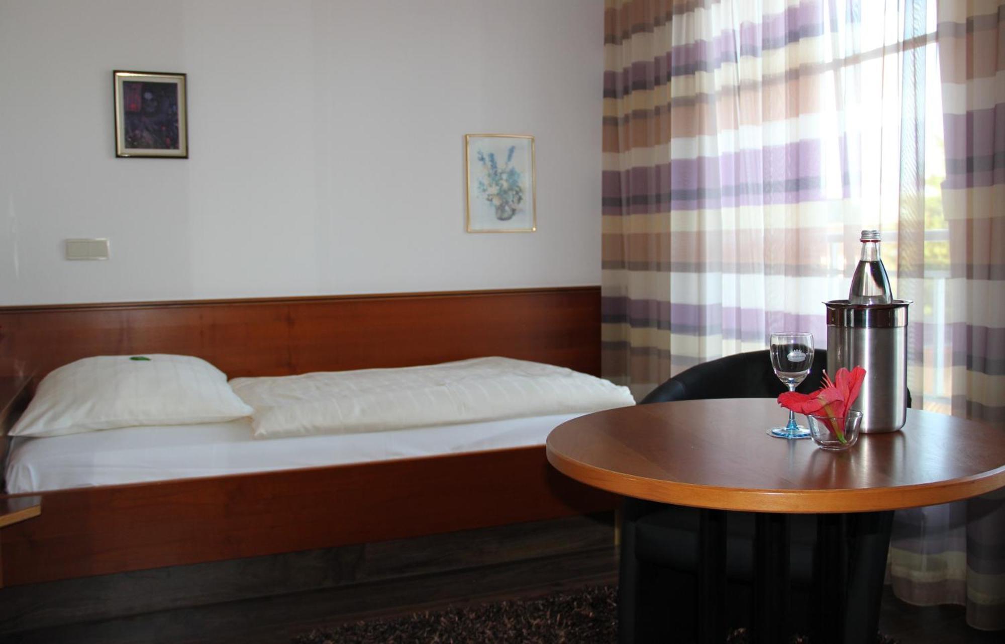 Classic Hotel Карст Экстерьер фото